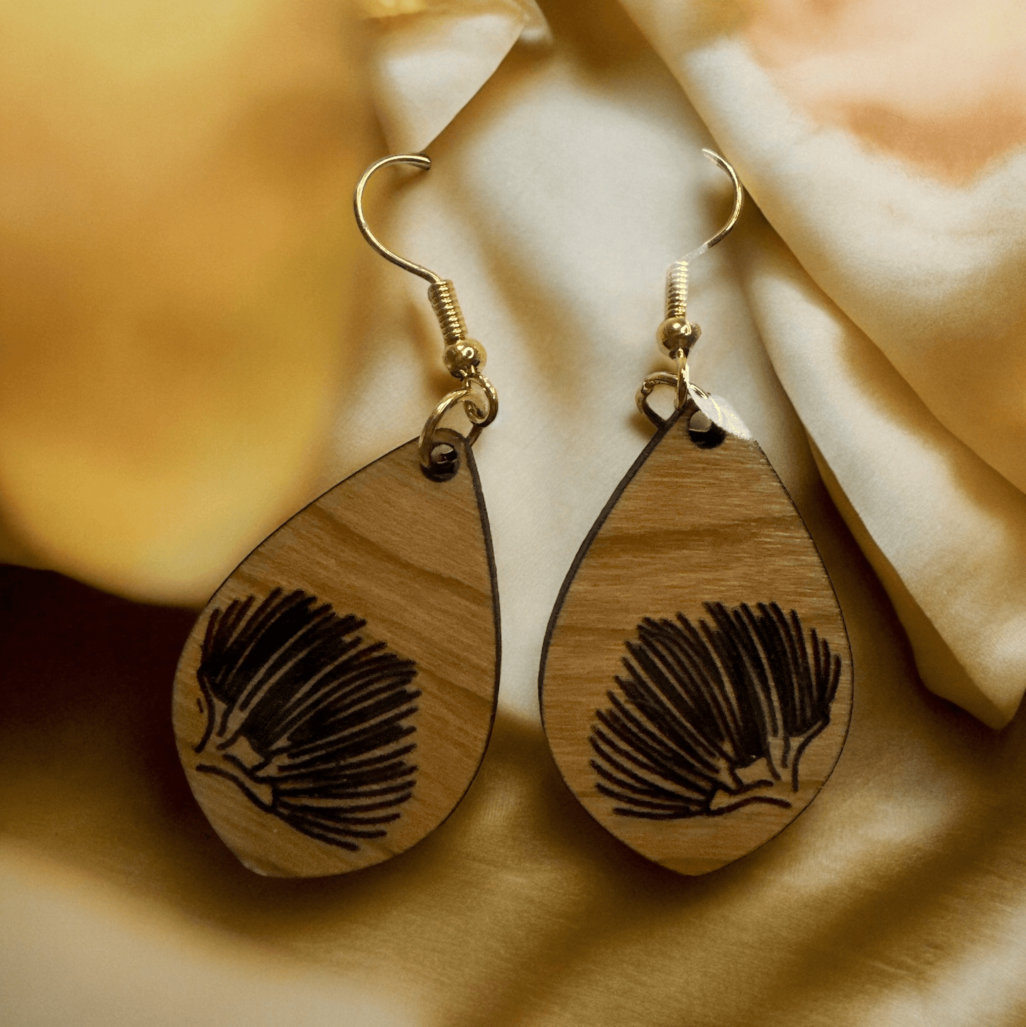 Laser Engraved Tear Drop Lehua Flower Earrings